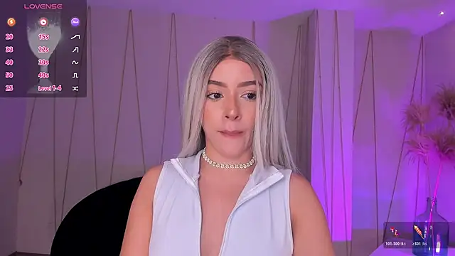 Snapshot of IsabellaMoreau chatting on February 1, 2026, 6:17 pm IsabellaMoreau online show from February 1, 2026, 6:17 pm