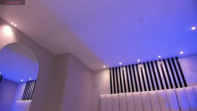 IsabellaMoreau online show from October 14, 2025, 7:58 pm