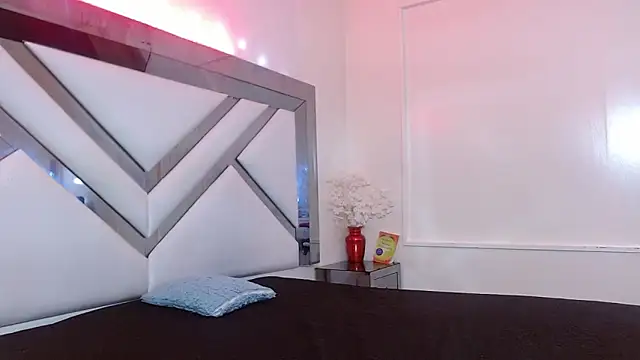 samara selene online show from December 18, 2025, 3:16 pm