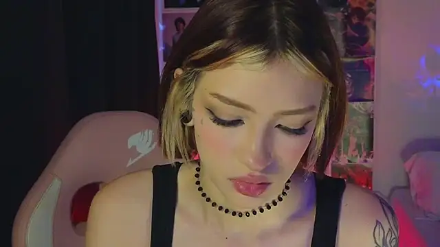 Snapshot of Moonlightt_21 chatting on July 18, 2026, 10:07 pm Moonlightt 21 online show from July 18, 2026, 10:07 pm