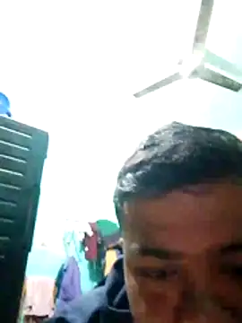 CatchingBouquet online show from November 26, 2025, 1:33 pm