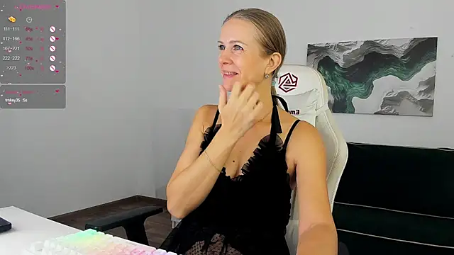 Eliza Wilsoon online show from October 6, 2025, 1:40 am