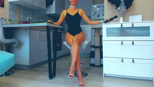 MadinaBrown online show from October 21, 2025, 9:19 am