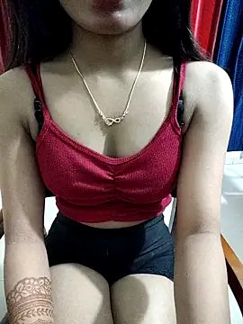 Charming Glow online show from September 19, 2025, 4:44 pm