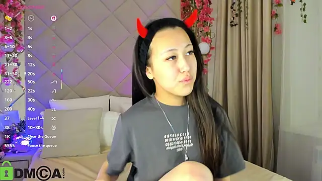 Snapshot of Nelly_Kimm chatting on December 2, 2025, 12:44 am Nelly Kimm online show from December 2, 2025, 12:44 am