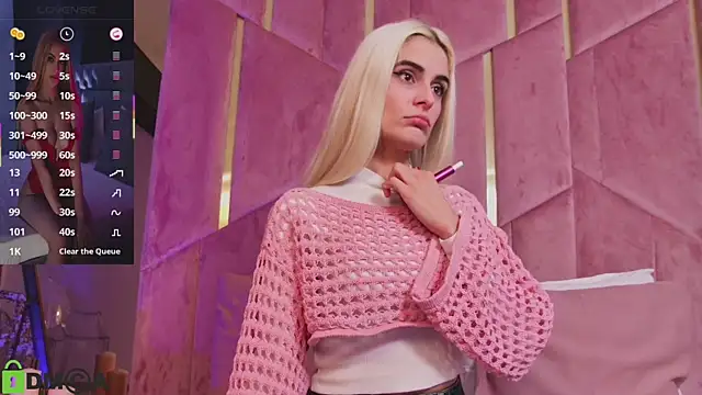 Snapshot of SelenaDaze chatting on November 13, 2025, 5:11 am SelenaDaze online show from November 13, 2025, 5:11 am