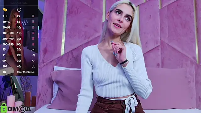 Snapshot of SelenaDaze chatting on November 25, 2025, 5:08 am SelenaDaze online show from November 25, 2025, 5:08 am