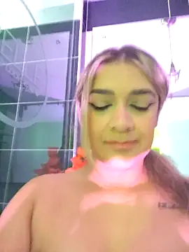 Snapshot of NicoleDiior chatting on June 2, 2026, 3:45 pm NicoleDiior online show from June 2, 2026, 3:45 pm