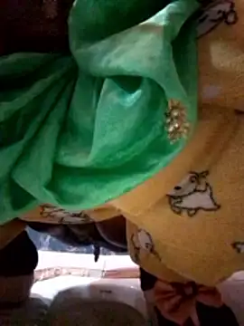 Dassing strip couple online show from January 8, 2026, 9:43 pm