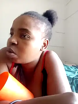 ShySexyBaddiexx online show from October 25, 2025, 11:31 am