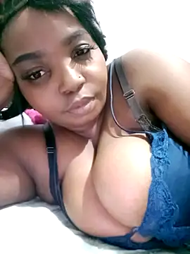 ShySexyBaddiexx online show from September 24, 2025, 10:38 pm