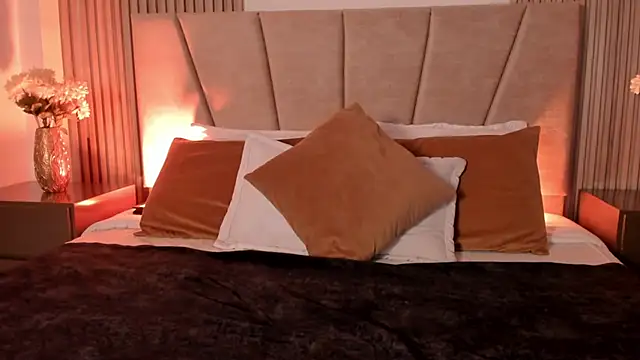 Snapshot of Victoria_Beaumont chatting on October 18, 2025, 11:56 am Victoria Beaumont online show from October 18, 2025, 11:56 am