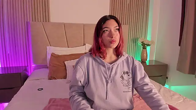 Victoria Beaumont online show from April 14, 2026, 11:59 am