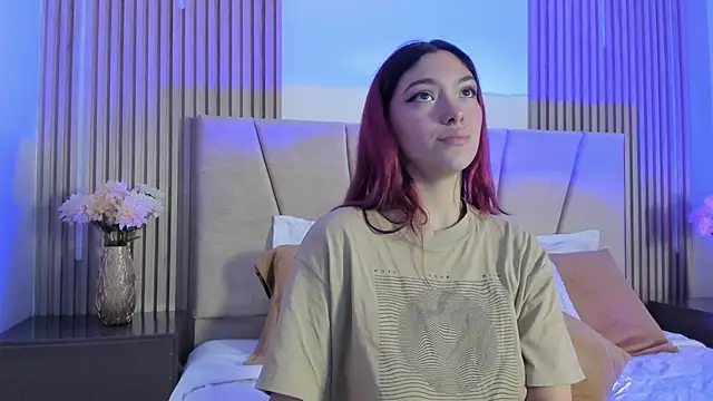 Victoria Beaumont online show from December 2, 2025, 11:56 am