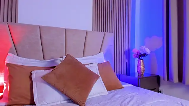 Victoria Beaumont online show from November 22, 2025, 11:42 am