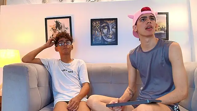 Snapshot of TWINKS_FRIENDS chatting on May 13, 2026, 3:30 pm TWINKS FRIENDS online show from May 13, 2026, 3:30 pm