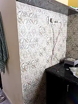 Iampriyaaa15 online show from November 14, 2025, 11:47 am