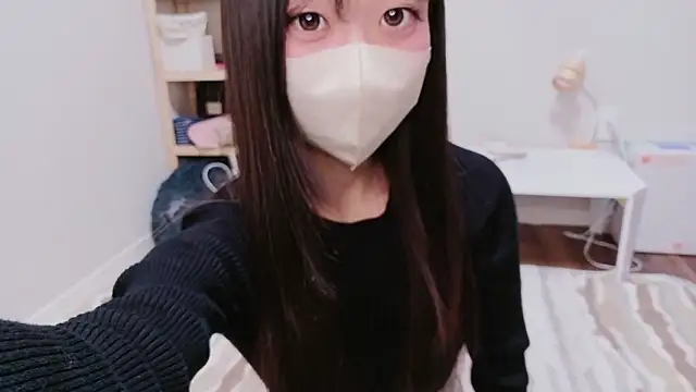 Snapshot of OSUSHI-CHAN chatting on February 4, 2026, 6:14 pm OSUSHI-CHAN online show from February 4, 2026, 6:14 pm