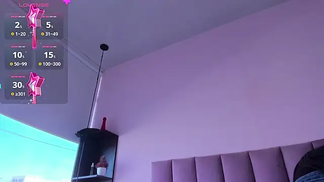 violet myerrs online show from October 9, 2025, 12:28 pm