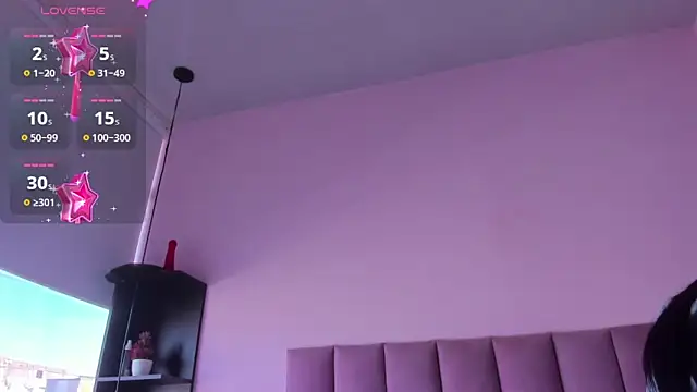 violet myerrs online show from September 22, 2025, 12:55 pm