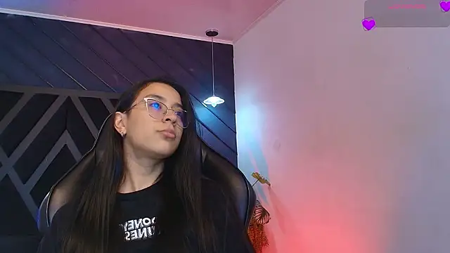 zoe martins  online show from March 5, 2026, 5:20 pm