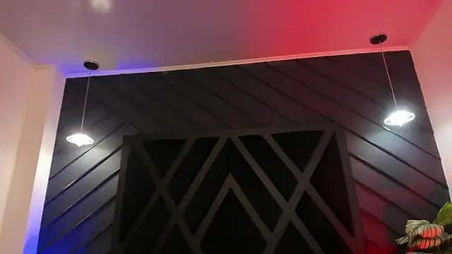 zoe martins  online show from December 22, 2025, 5:24 pm