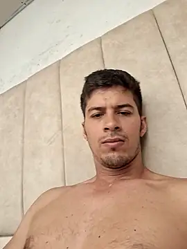 Snapshot of piterrr_hot chatting on October 10, 2025, 12:39 pm piterrr hot online show from October 10, 2025, 12:39 pm