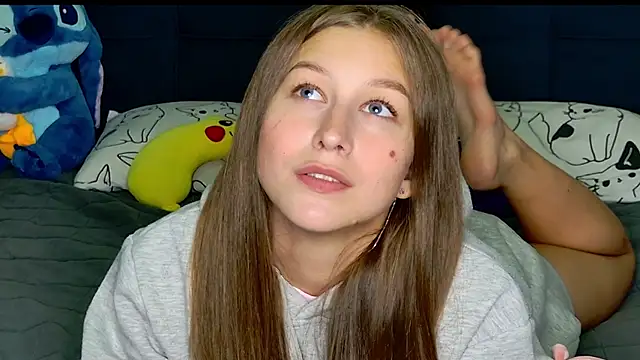 Snapshot of MissEmilyMiller chatting on November 21, 2025, 5:12 pm MissEmilyMiller online show from November 21, 2025, 5:12 pm