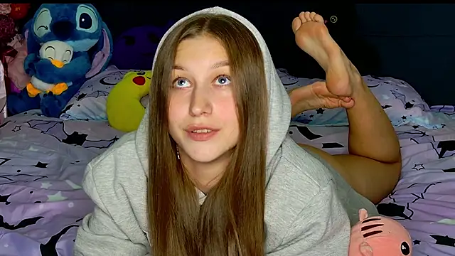 Snapshot of MissEmilyMiller chatting on November 10, 2025, 6:02 pm MissEmilyMiller online show from November 10, 2025, 6:02 pm