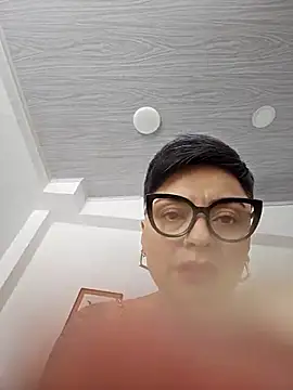 Daniela Leonn online show from November 13, 2025, 7:29 pm