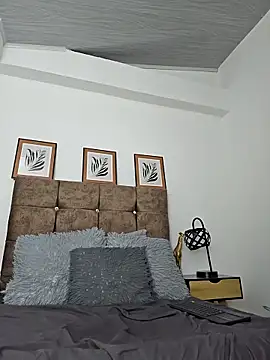 Daniela Leonn online show from November 26, 2025, 8:20 pm