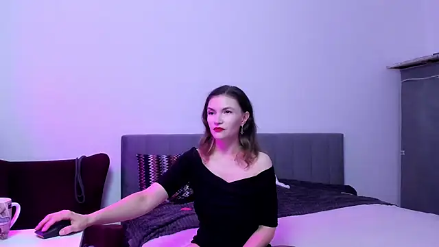 Katherine Twilight online show from November 6, 2025, 3:49 pm