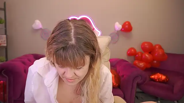 Snapshot of BellaLaPetit chatting on February 21, 2026, 1:57 pm BellaLaPetit online show from February 21, 2026, 1:57 pm