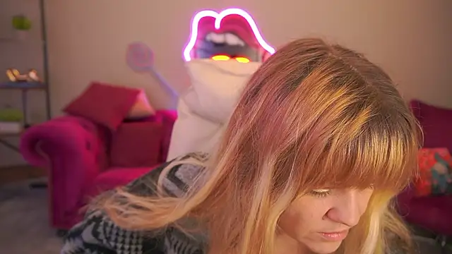 Snapshot of BellaLaPetit chatting on February 2, 2026, 2:38 pm BellaLaPetit online show from February 2, 2026, 2:38 pm