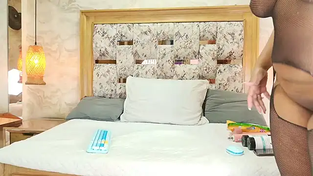 ZOLEY WATSON online show from October 26, 2025, 3:07 am