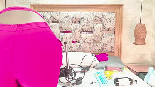 ZOLEY WATSON online show from January 18, 2026, 3:10 am