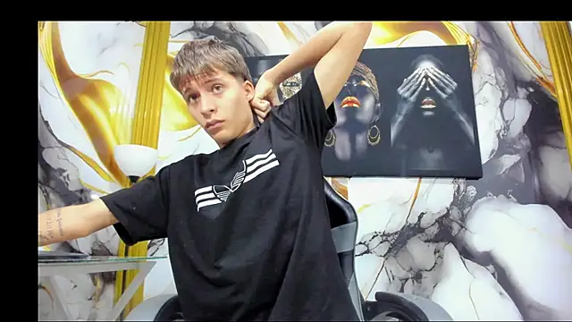 Snapshot of mono_blonde chatting on July 18, 2026, 12:14 pm mono blonde online show from July 18, 2026, 12:14 pm