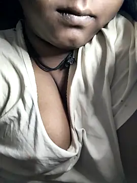 Snapshot of Sweet_Liza04 chatting on October 7, 2025, 2:23 am Sweet Liza04 online show from October 7, 2025, 2:23 am