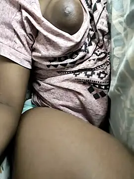Snapshot of Sweet_Liza04 chatting on October 16, 2025, 8:39 pm Sweet Liza04 online show from October 16, 2025, 8:39 pm