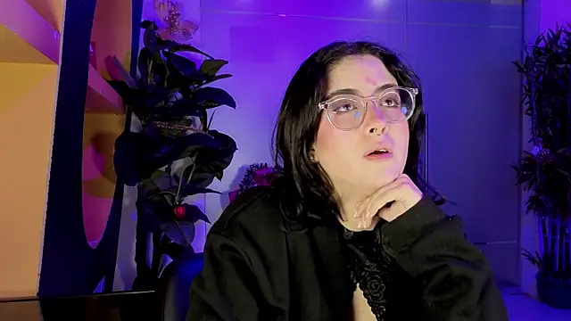 LiLLiAnderson online show from January 7, 2026, 11:37 am