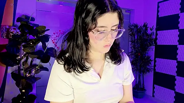 LiLLiAnderson online show from March 25, 2026, 11:53 am