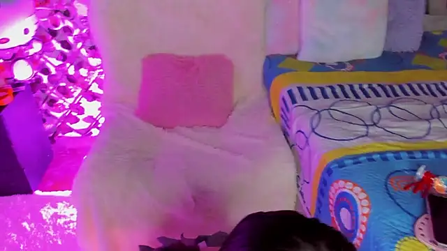 isabel jaames online show from February 15, 2026, 11:36 pm