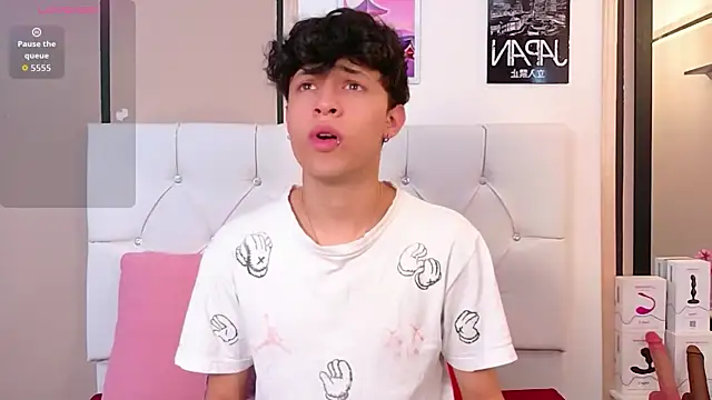 Axel  Evans online show from February 10, 2026, 1:21 pm