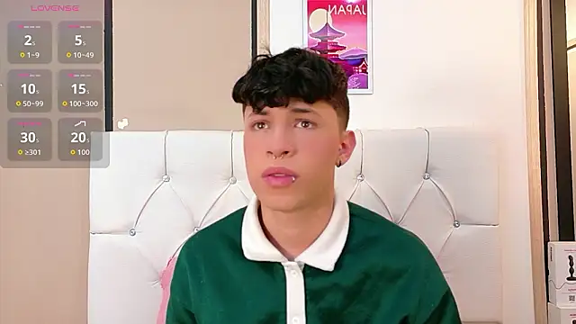 Axel  Evans online show from March 26, 2026, 12:36 pm