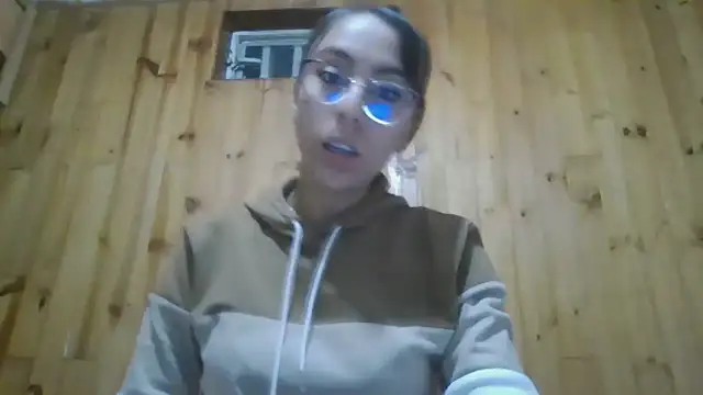 Snapshot of Roselingalvis13 chatting on November 23, 2025, 2:43 am Roselingalvis13 online show from November 23, 2025, 2:43 am