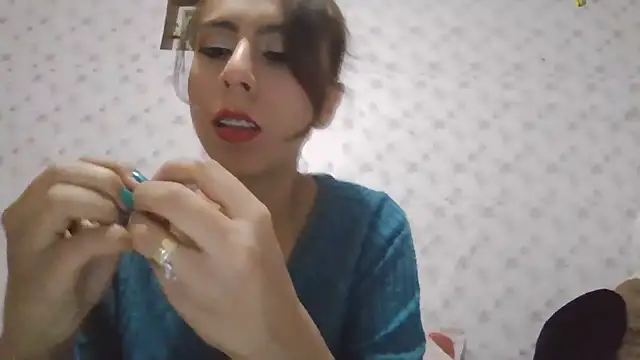 Snapshot of Roselingalvis13 chatting on January 9, 2026, 3:02 am Roselingalvis13 online show from January 9, 2026, 3:02 am