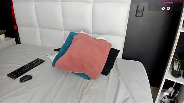 Gigi duran online show from April 5, 2026, 4:52 am