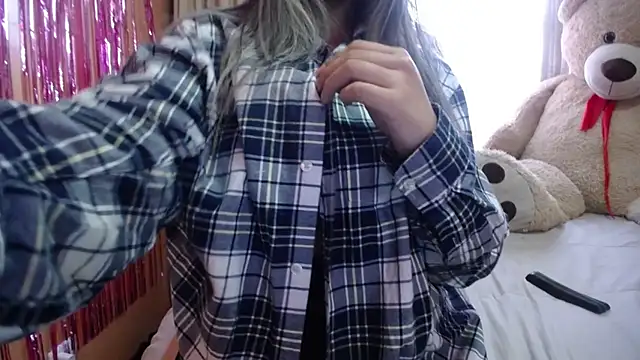 Snapshot of miss_lilieth chatting on October 25, 2025, 2:50 pm miss lilieth online show from October 25, 2025, 2:50 pm