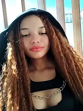 Snapshot of ChloeRaviss chatting on October 13, 2025, 12:40 pm ChloeRaviss online show from October 13, 2025, 12:40 pm