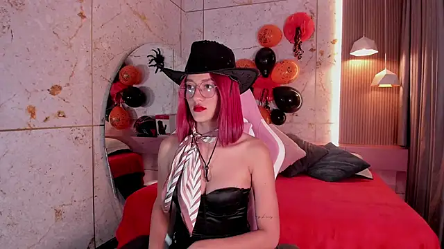 daphne courtis online show from October 17, 2025, 3:10 am